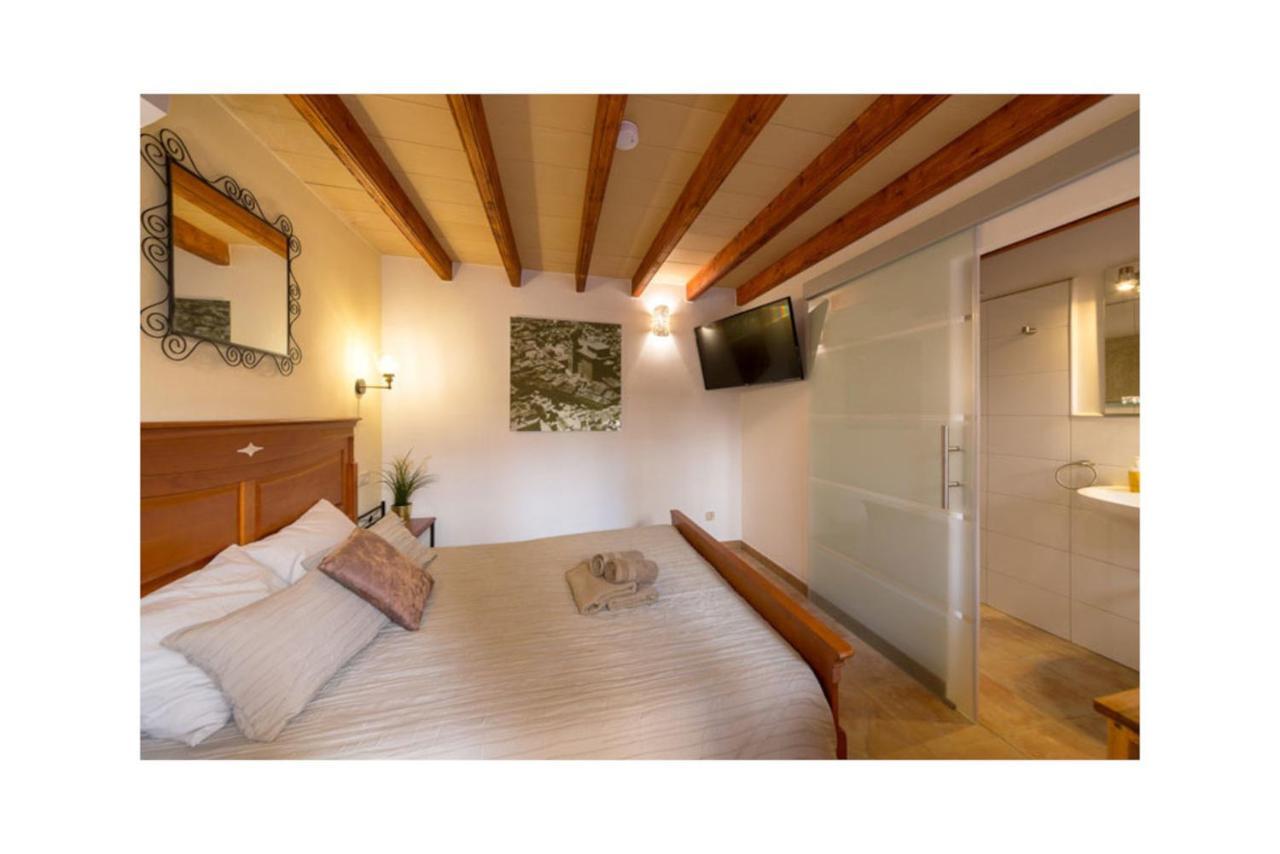 Boutique Hostal "Born53" Im Stadtkern Von Llucmajor, Mallorca Aparthotel Llucmajor  Ngoại thất bức ảnh