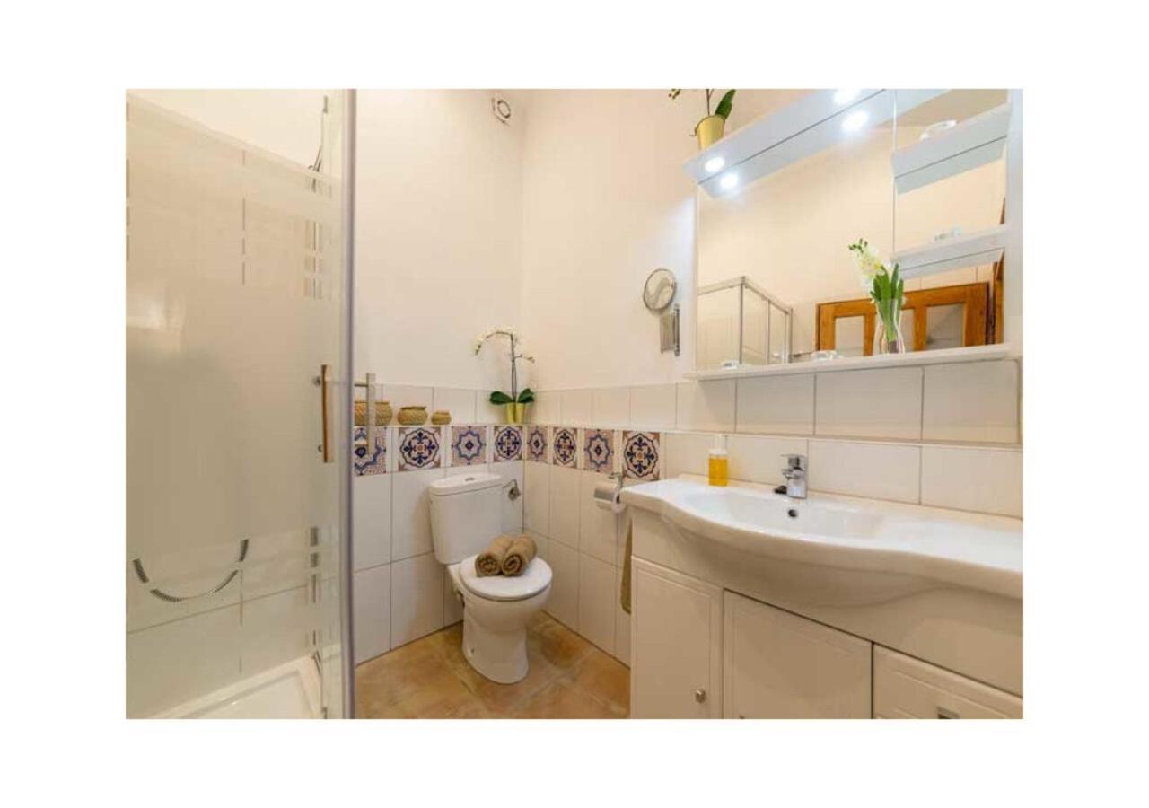 Boutique Hostal "Born53" Im Stadtkern Von Llucmajor, Mallorca Aparthotel Llucmajor  Ngoại thất bức ảnh